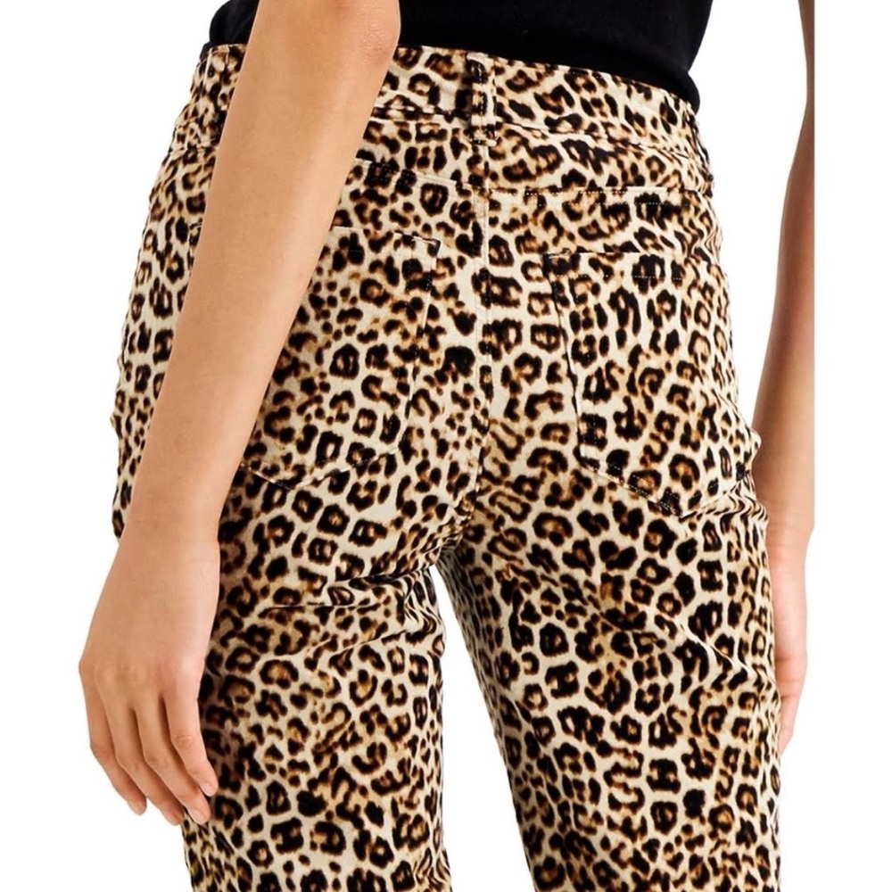 Charter Club Lexington Leopard Print High Rise Straight Leg Jeans NWT 14 - Picture 4 of 9